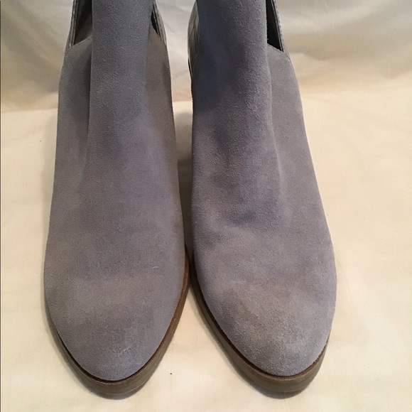 Dv8 doice vita gray suede leather ankle boot, NWOB - Picture 3 of 6
